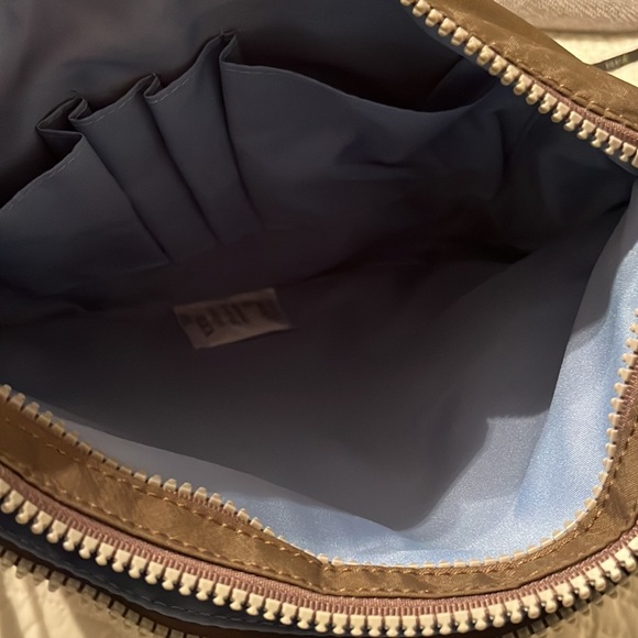 Baggallini Crossbody brown purse- NWOT - Picture 8 of 12